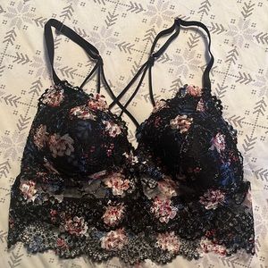 🌻$5 Add-On 🌻Padded lace bralette with strappy racer back